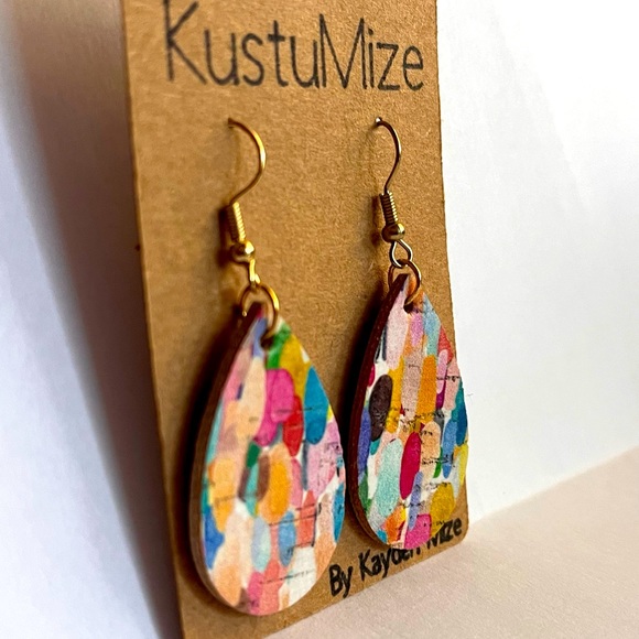 Tear drop painted handmade earrings - Picture 3 of 3